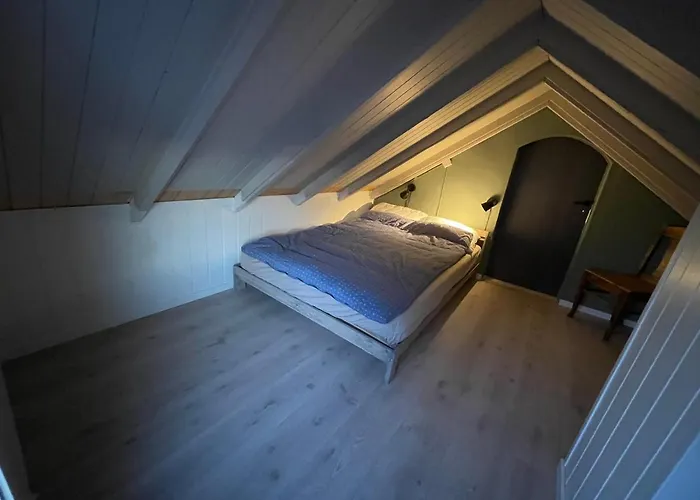 Lofoten_beach_eggum_cabin * Eggum